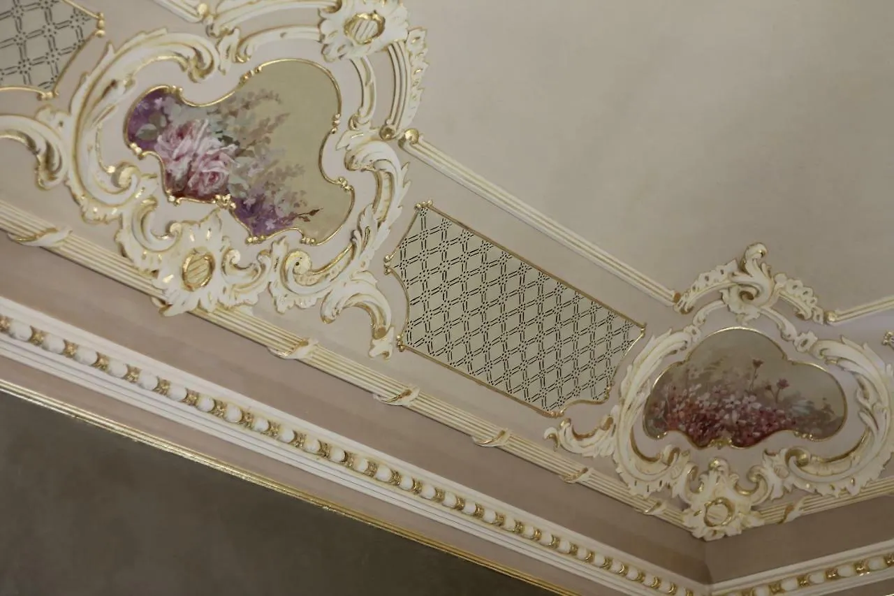 Palazzo Degli Affreschi Panzió Catania-Fontanarossai nemzetközi repülőtér