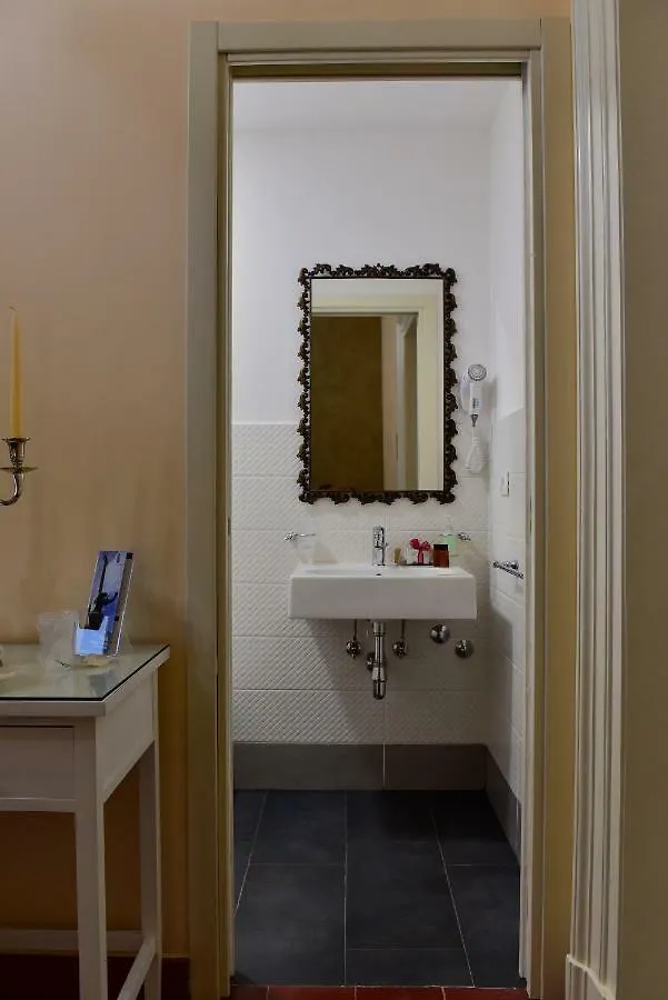 Bed and Breakfast Palazzo Degli Affreschi CTA