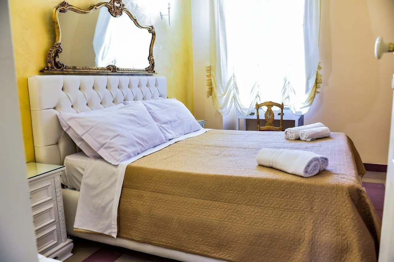 Bed and Breakfast Palazzo Degli Affreschi CTA