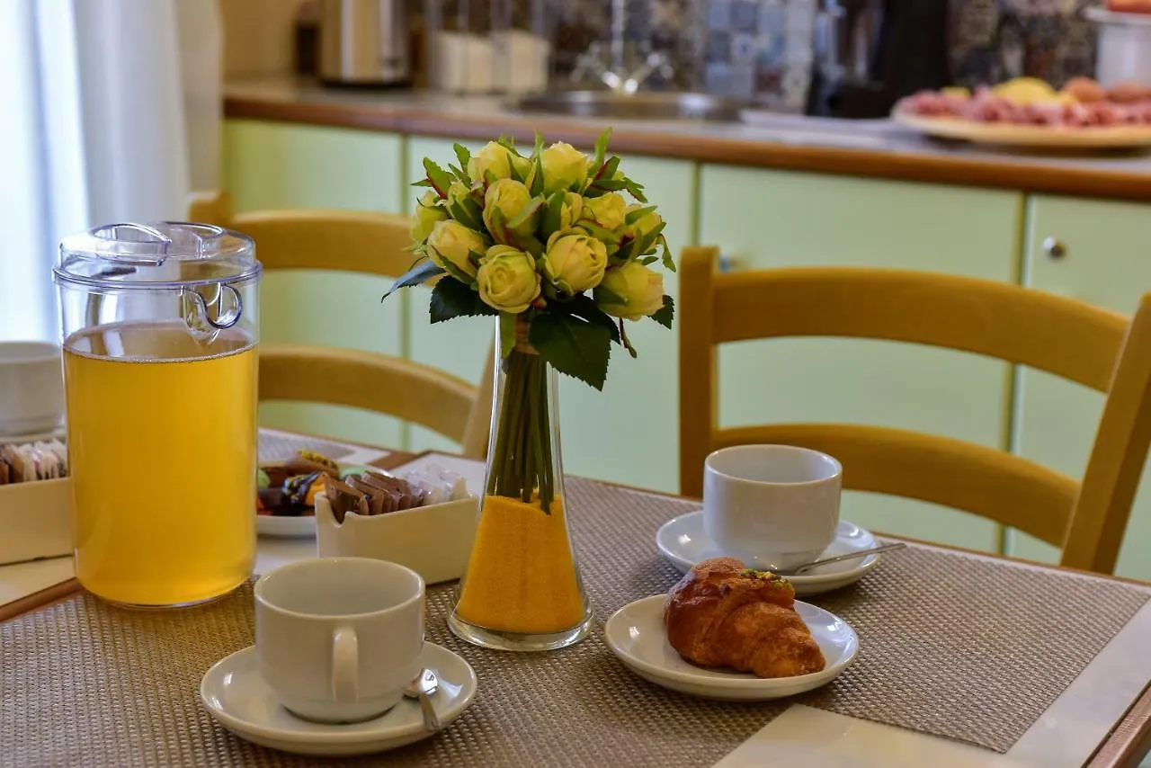 Bed and Breakfast Palazzo Degli Affreschi CTA