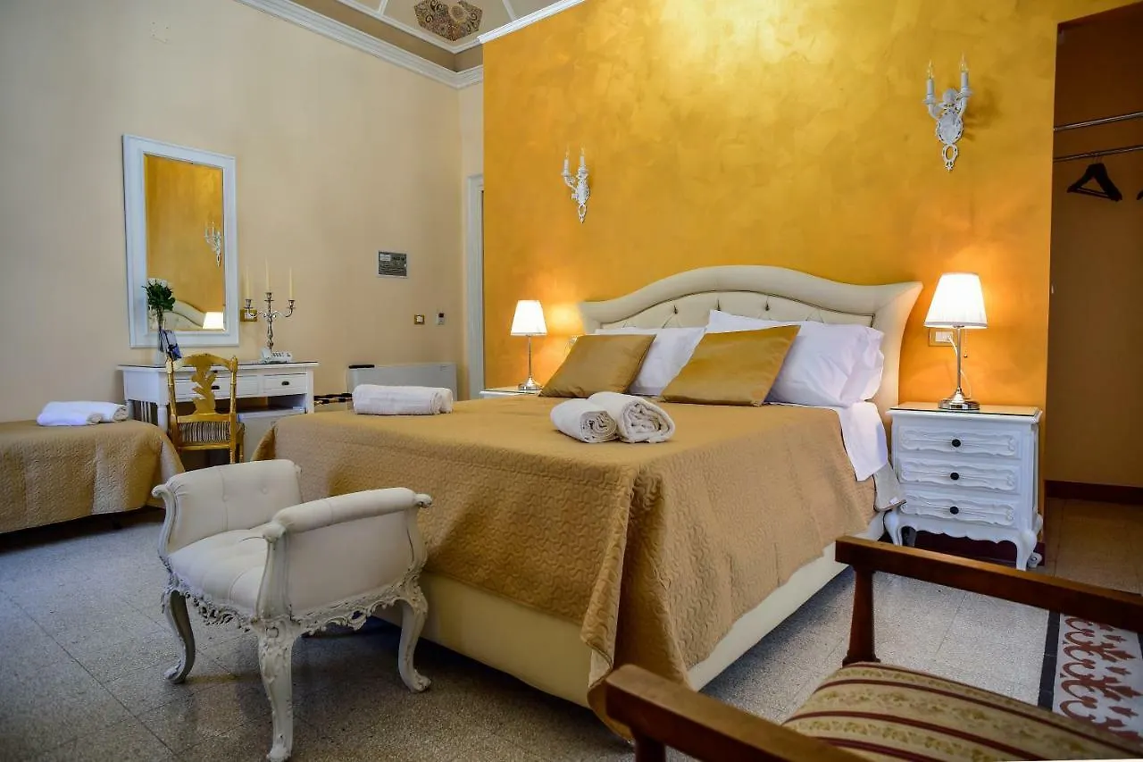 Bed and Breakfast Palazzo Degli Affreschi CTA